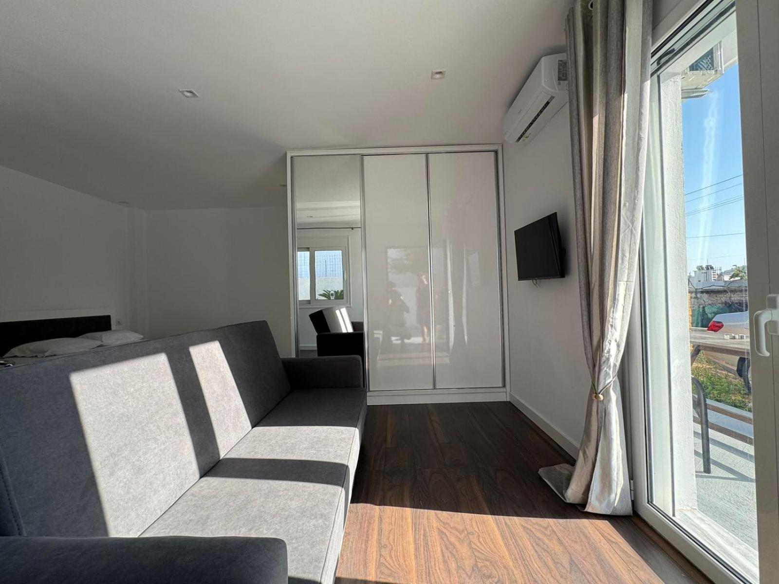Sulozeqi Apartments Ksamil Exterior photo