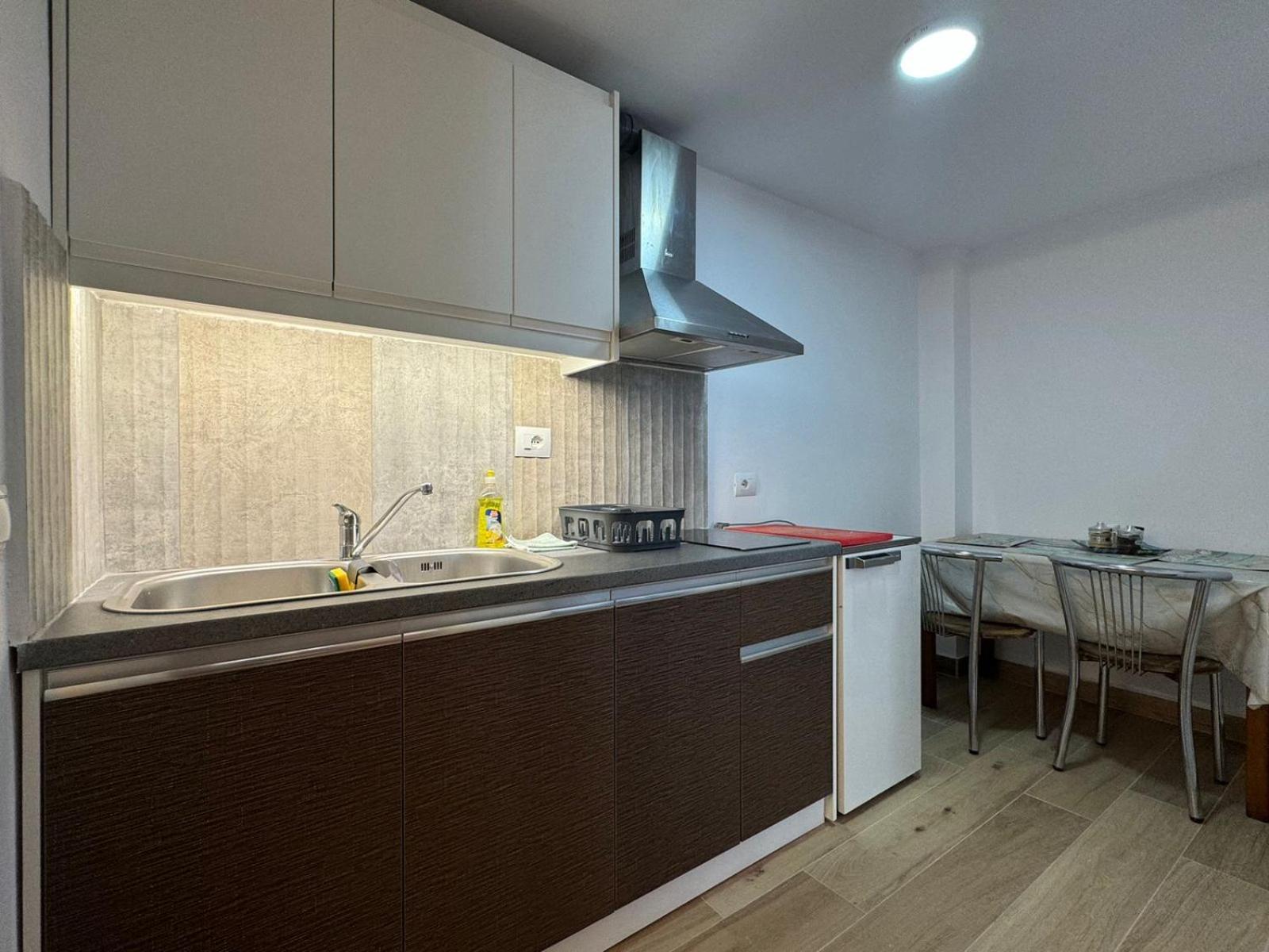 Sulozeqi Apartments Ksamil Exterior photo